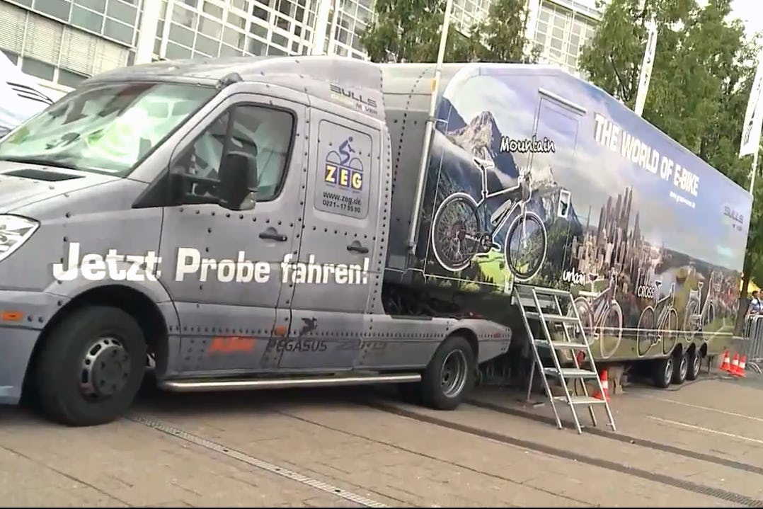 ZEG發言人在法蘭克福國際車展上說「當提到電動交通的概念時,自行車產業就比汽車產業走得比較前面。」– Photo IAA