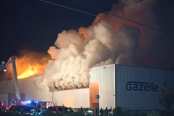 It took the fire brigade four hours to get the fire under control.– Photo Bike Europe