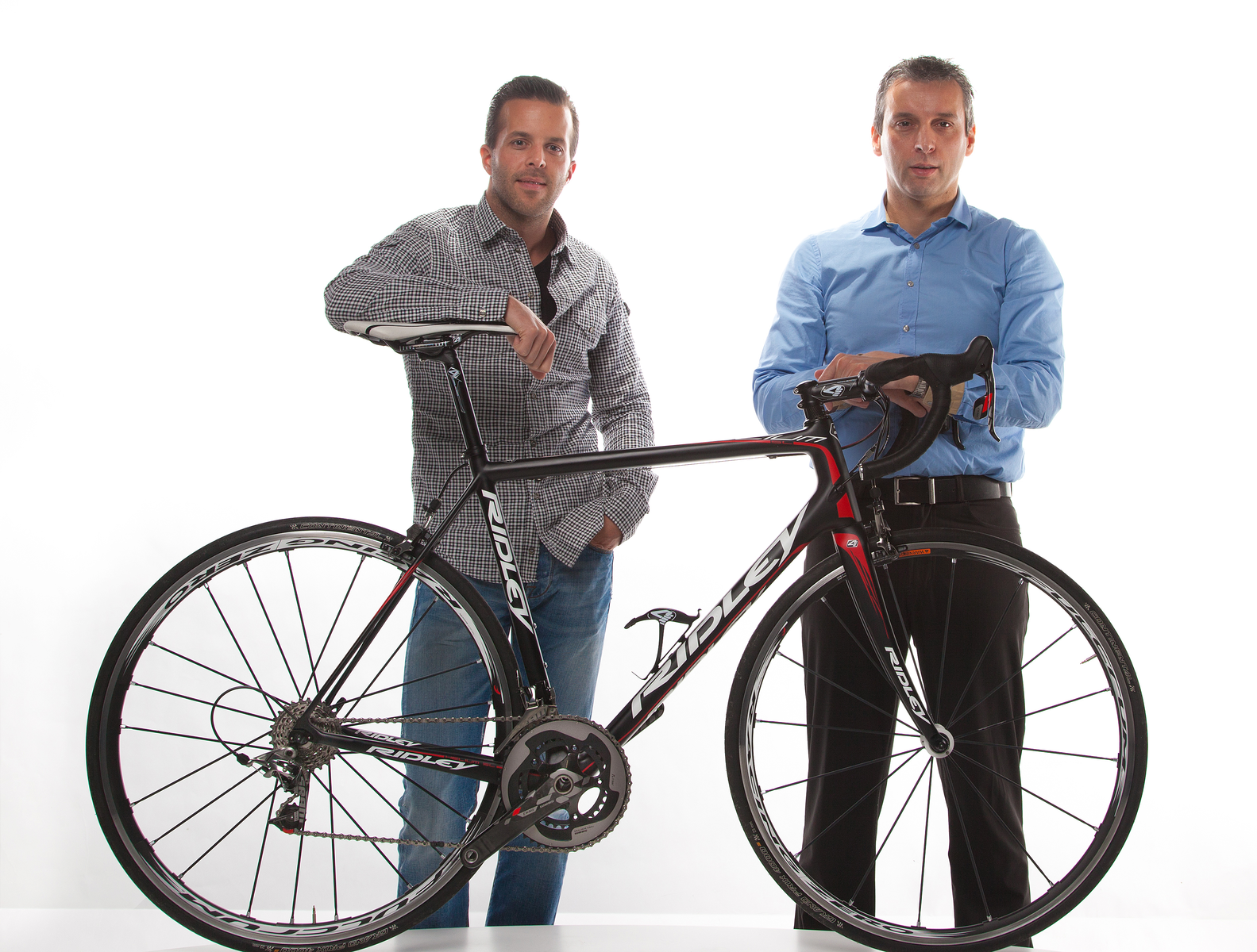 On the right Ridley Bikes CEO Jochim Aerts, and left the son of Paul Kumpen, Anthony Kumpen - Photo Ridley Bikes
