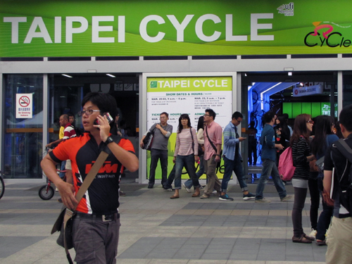 Mail us your product news. - Photo Bike Europe