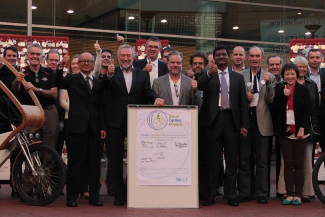 「WCA結合了全球宣導騎乘自行車的團體，建立統一發聲管道，來確保自行車議題在世界舞台上發聲。」– Photo Velocity