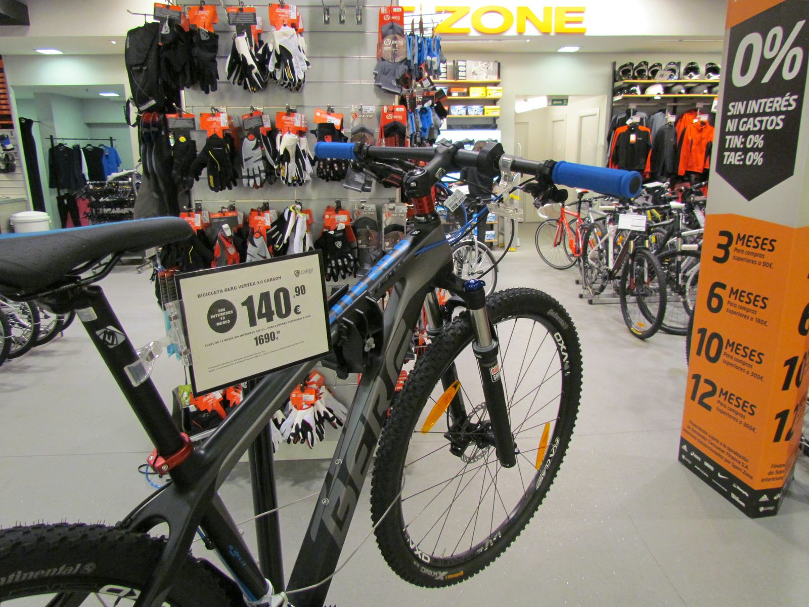 AMBE指出，2013年西班牙透過三個主要的經銷管道(IBDs、連鎖運動用品店和超市)總共賣1034374輛自行車。– Photo Bike Europe