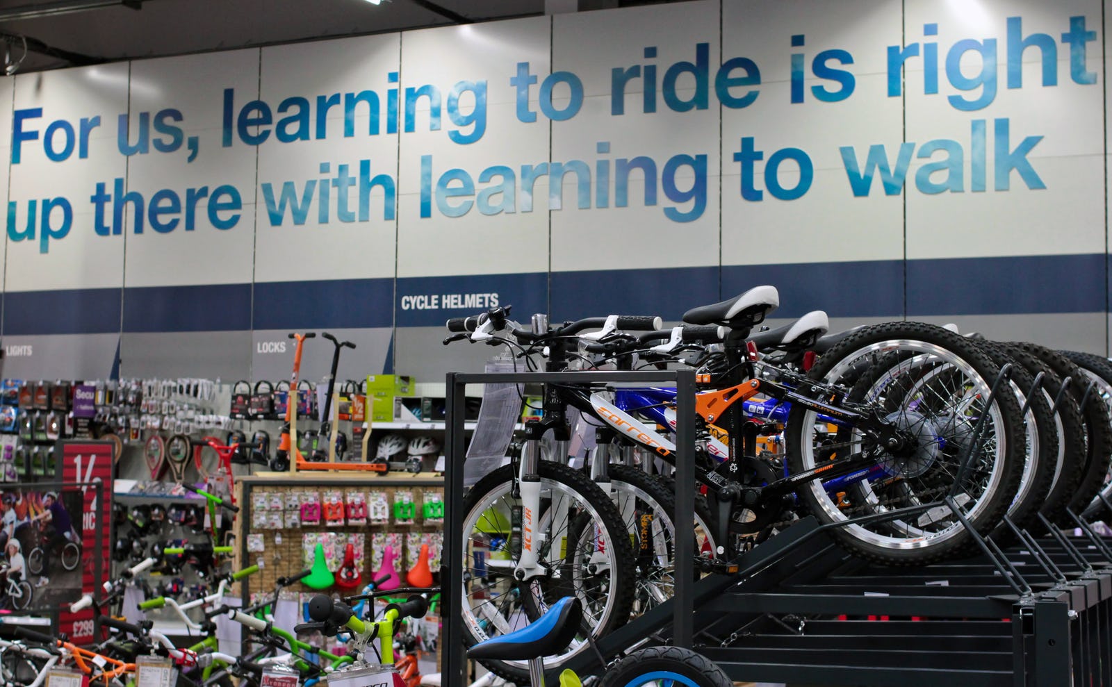 Halfords UK is rolling out a new store format providing a new improved shopping experience with particular attention to cycling areas. – Photo Halfords