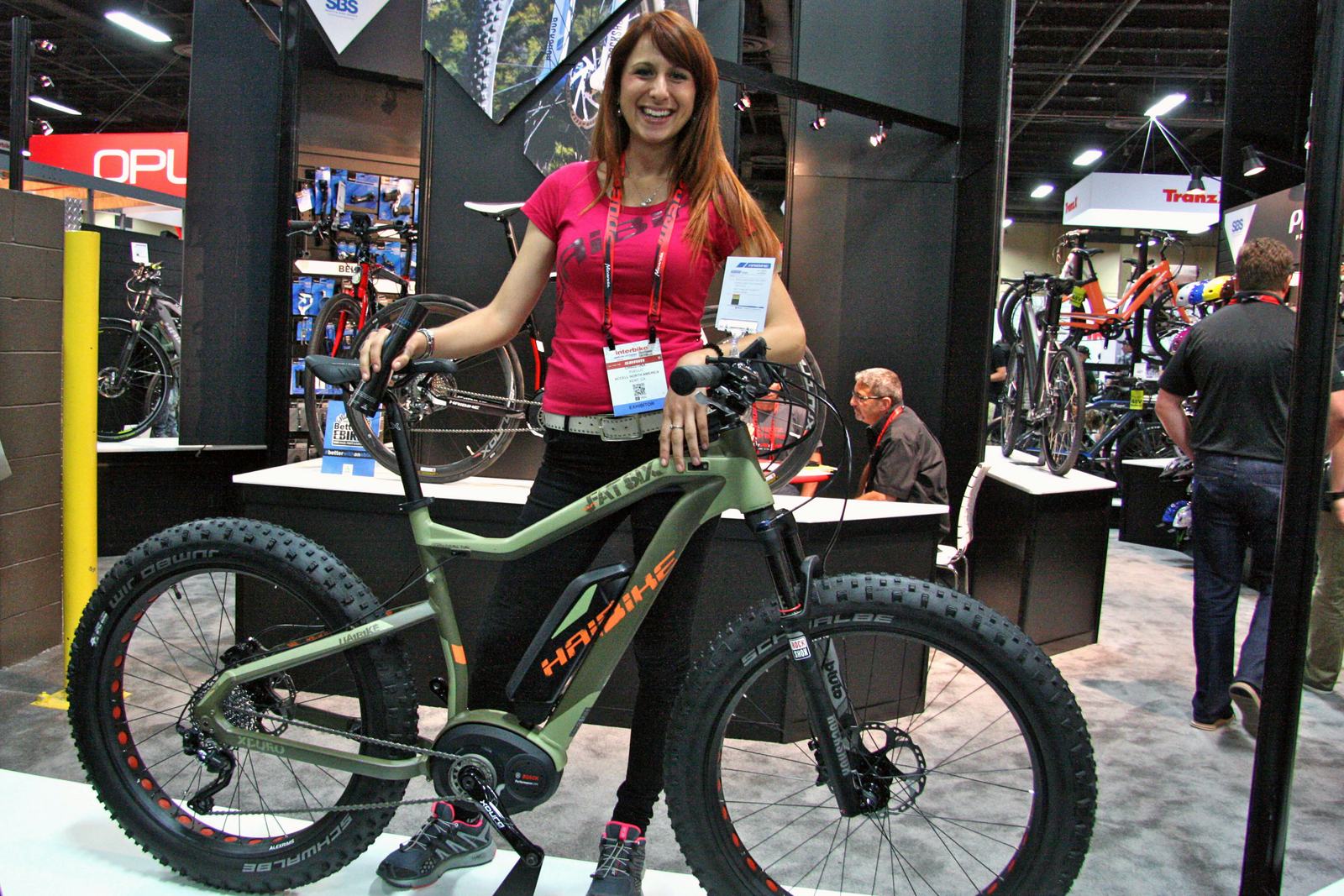 When it comes to “e” Haibike has much more in the pockets then its Interbike-award winning "Xduro FS RX“ model. Haibike brand manager USA Christina Puello was proudly presenting us this rigid Bosch-equipped e-fatty “Fat Six”.. – Photo Jo Beckendorff