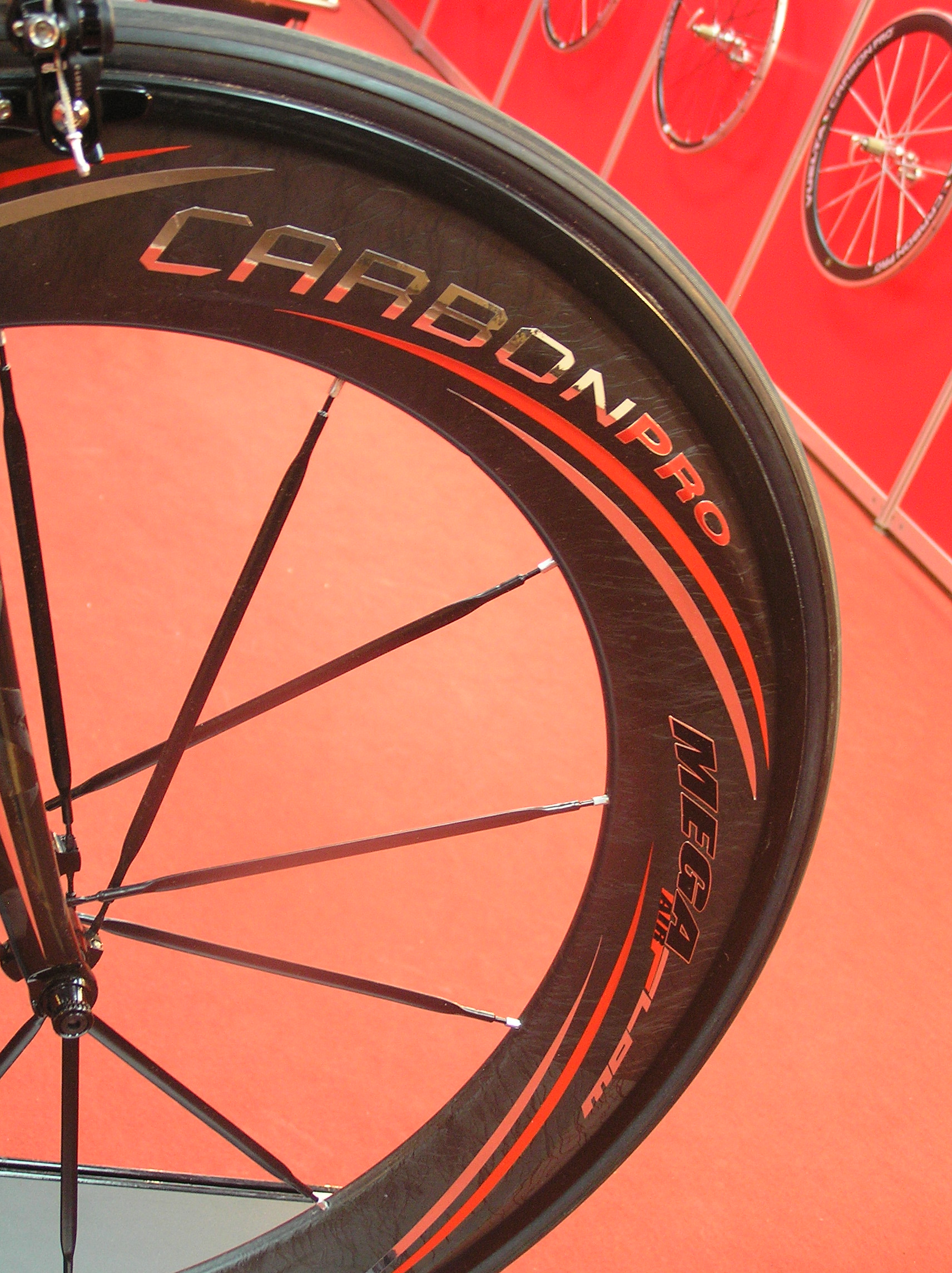 Vuelta on sale carbon wheels