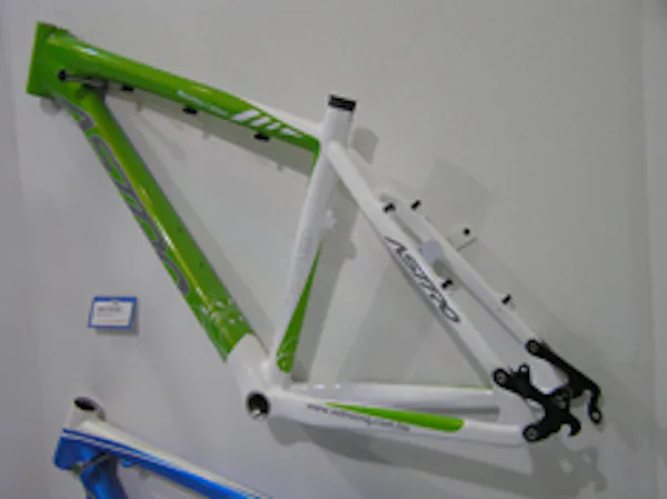 Astro Expands Alloy Frame Production and Starts in Carbon Frames