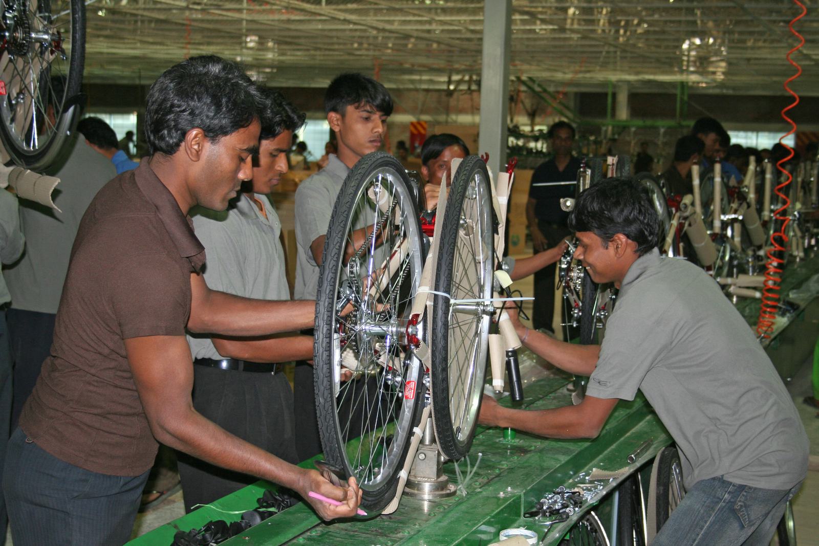 With production in Bangladesh and with (GSP+) duty free import in the EU, price level for carbon bikes will undoubtedly drop. – Photo Meghna