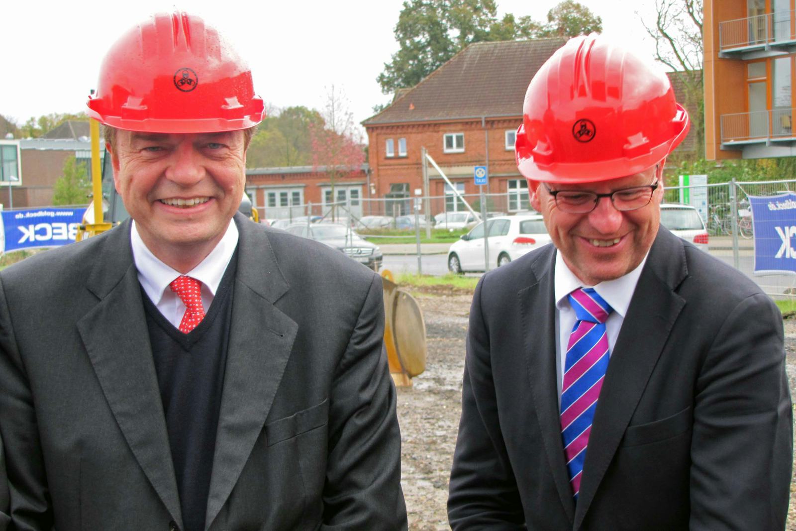 Trelock CEO and owner Andreas Rott (l.) together with the Münster mayor Markus Lewe at the ground breaking ceremony for the new Trelock factory. – Photo Bike Europe