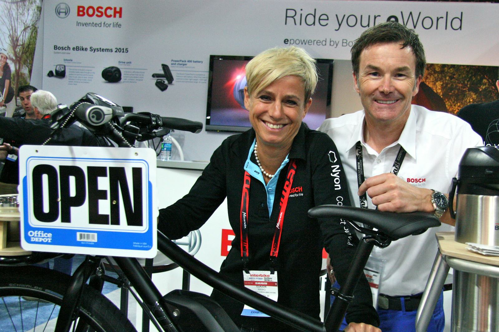 Claudia Wasko, manager Bosch eBike Systems North America (l.) with Bosch GM Claus Fleischer. – Photo Jo Beckendorff

