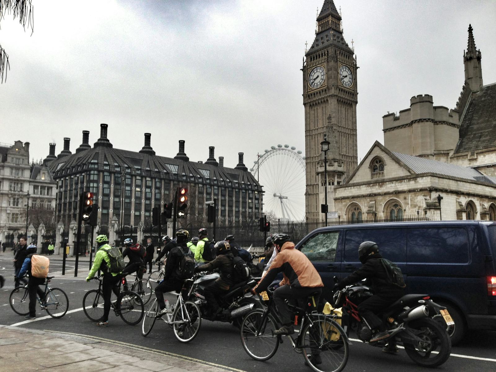 London recently committed GBP 913 million (€ 1.3bn) to a major new cross-town segregated bike lane. Photo Bike Europe