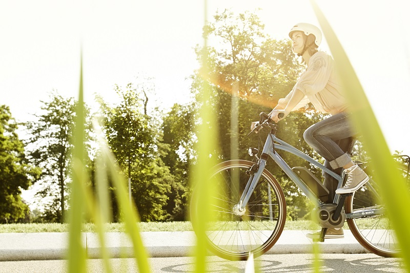 Dutch associations argue that due to the obligation to use big helmets on what essentially still is a bicycle will lead to a sharply declining use of speed e-bikes. - Photo Bosch
