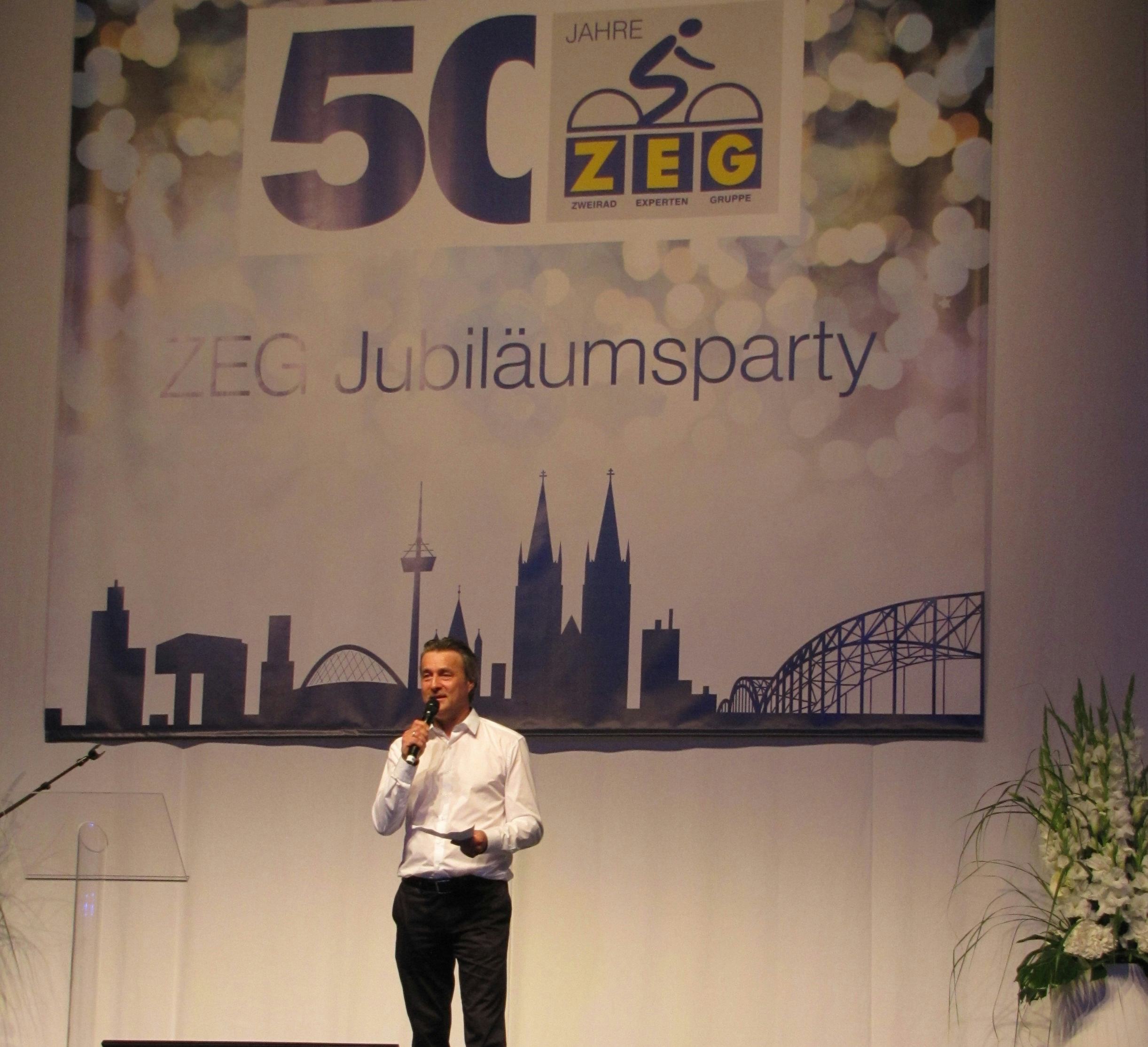 ZEG Managing Director Georg Honkomp welcomed his guests at the ZEG 50th anniversary dinner party. – Photo Bike Europe