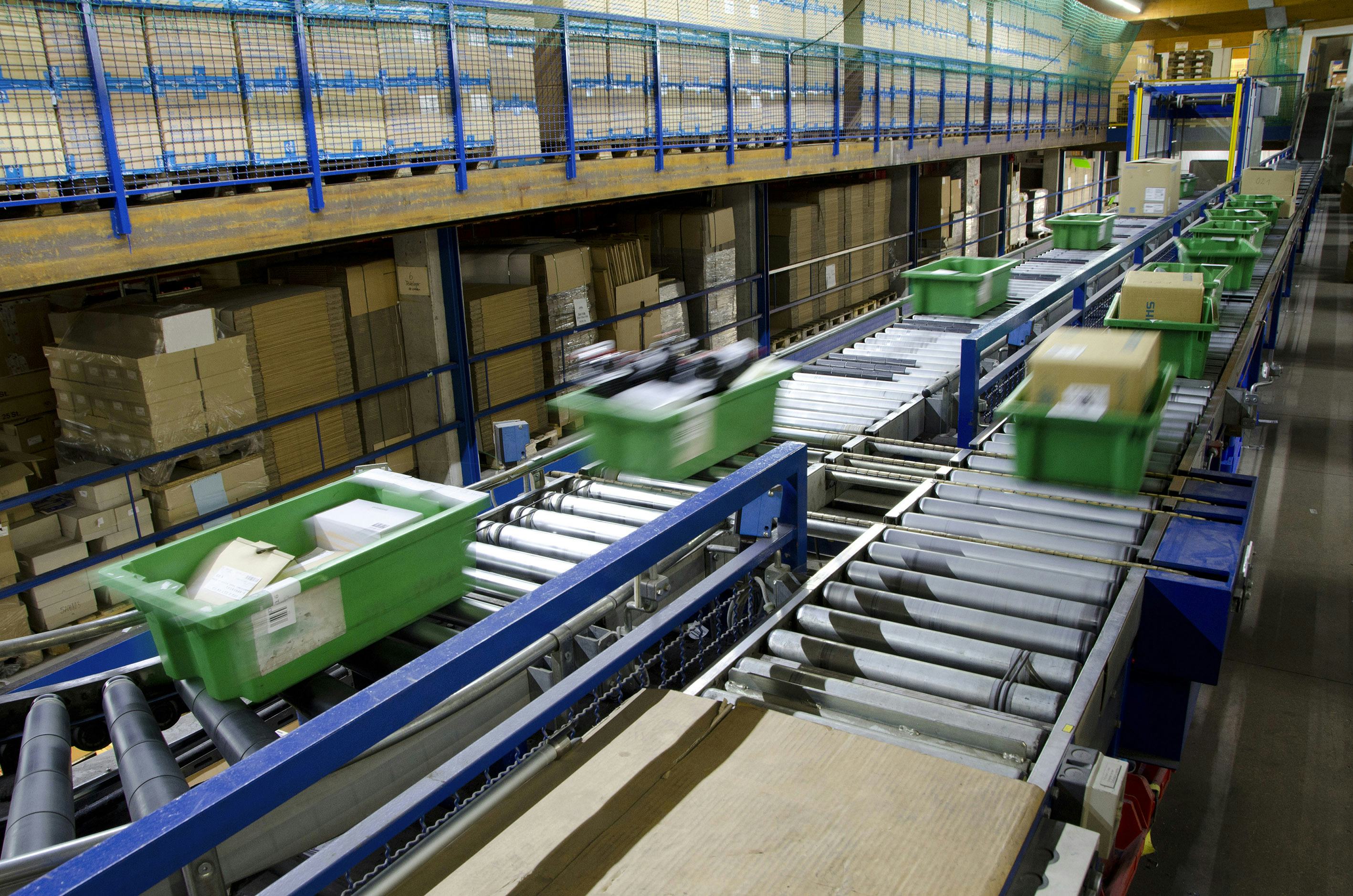 Paul Lange expanded its logistic center in Stuttgart to handle the Schwalbe distribution for eight European countries. – Photo Paul Lange Group