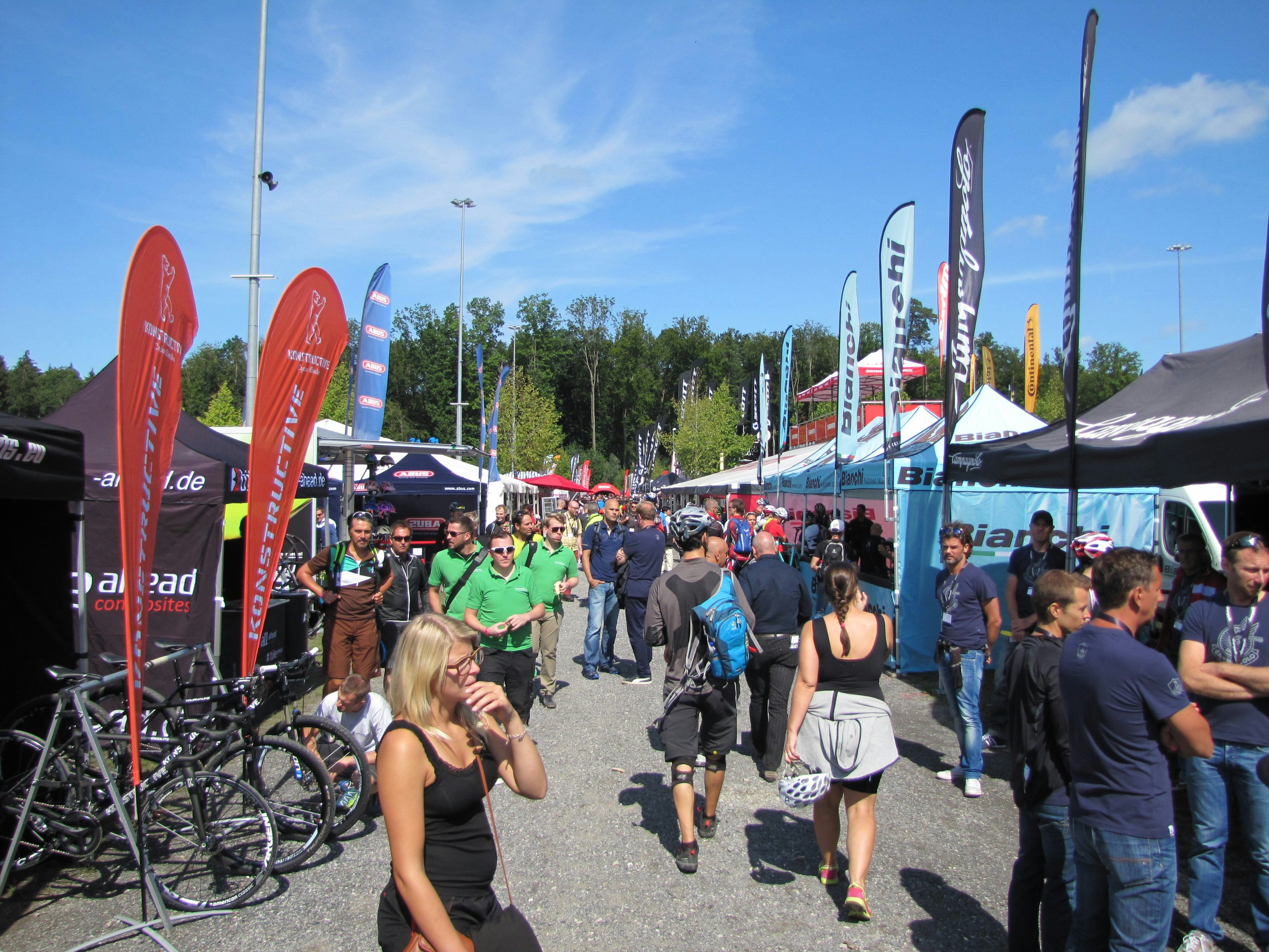 Trying out, presenting products and making new contacts – everything is all very close by at the Eurobike Demo Day. – Photo Bike Europe