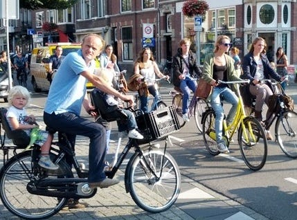 Especially in the cities, the use of the bicycle is increasing. – Photo Bike Europe