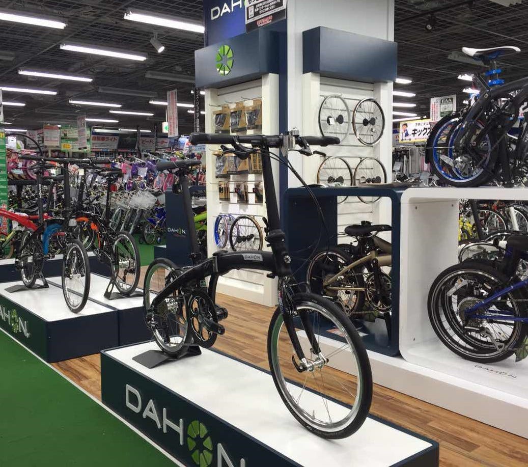 The Dahon Flagship store in Tokyo displays full 2016 range and includes parts, accessories and clothing. – Photo Dahon