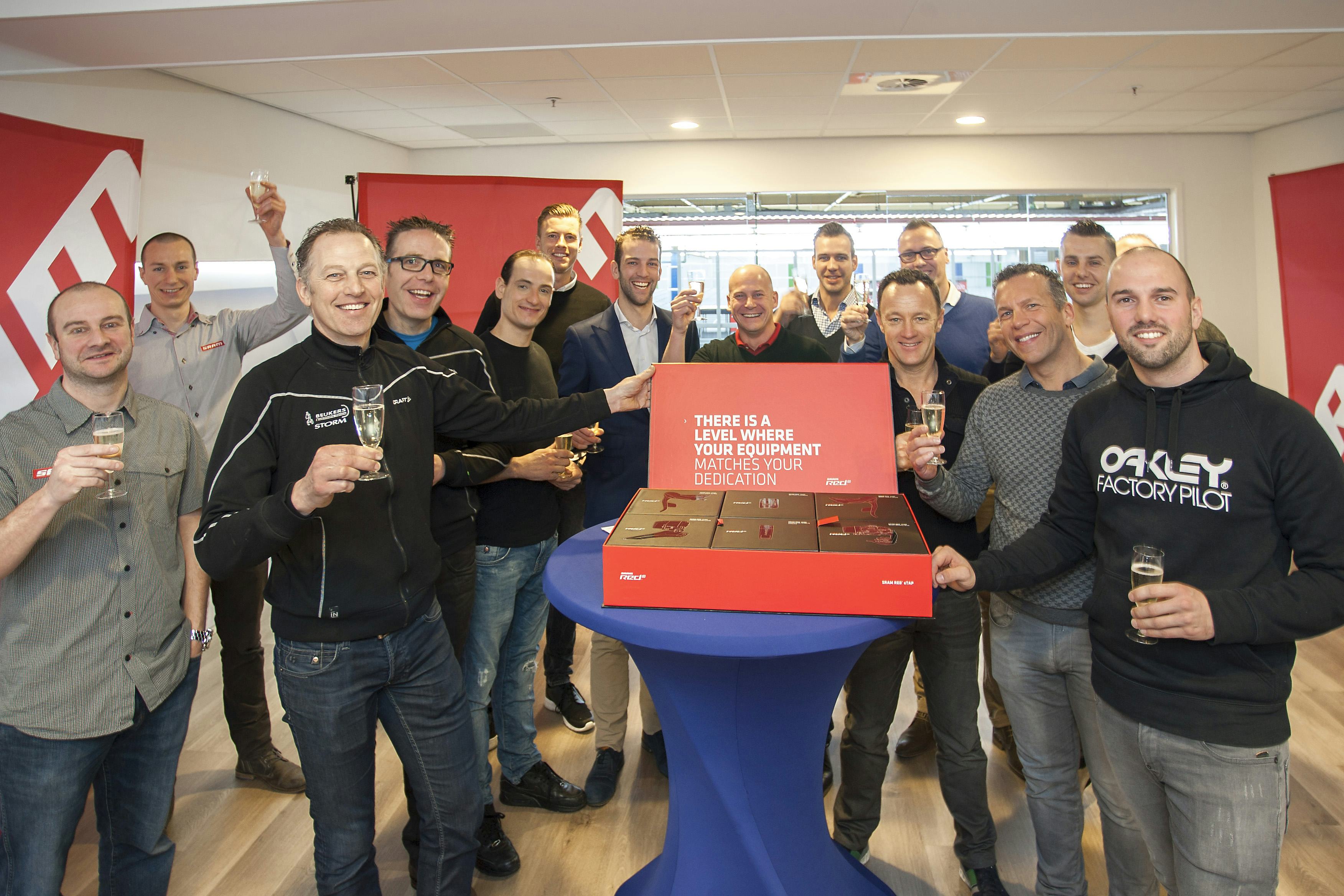 Juncker Bike Parts in the Netherlands (part of Accell Group) celebrated its eTap start with a number of road race specialist dealers. – Photo Juncker Bike Parts