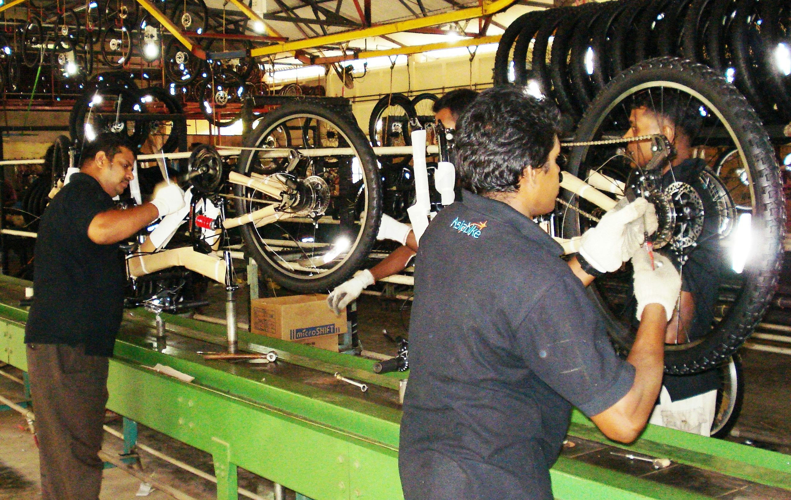 Europe is Sri Lanka’s biggest export market. In 2010, bicycle imports reached a record high of 1.2 million units. That import crumbled since. – Photo Asiabike