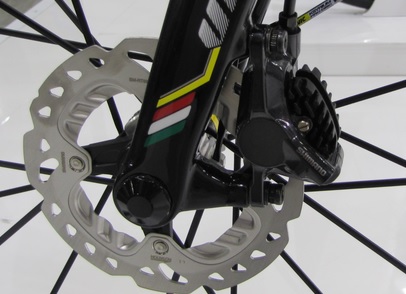 在Movistar車隊車手Francisco Ventoso於星期日Paris-Roubaix古典賽中受傷後，UCI就做出了決定。-Photo Bike Europe