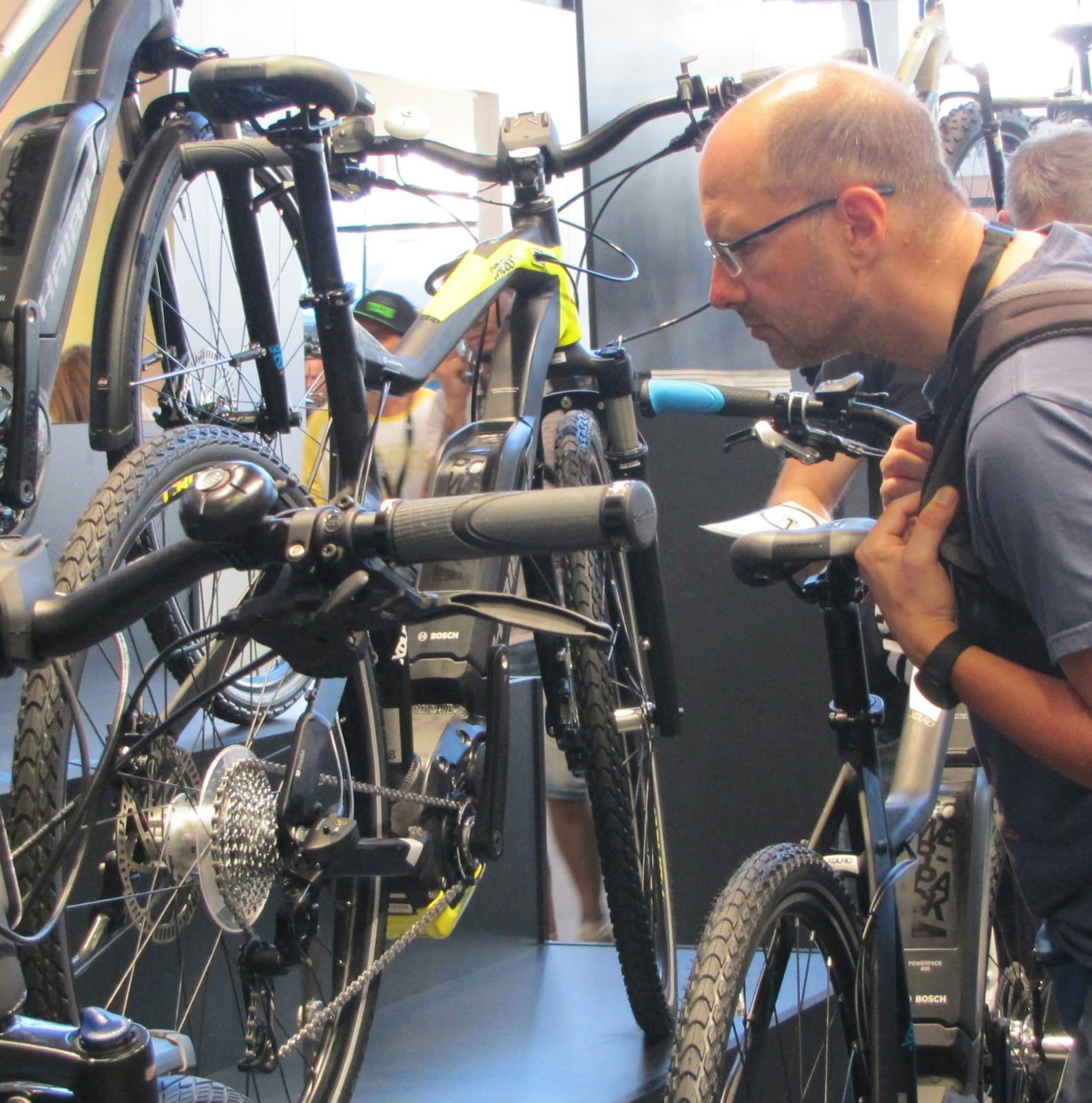 The e-bike sales hike made the average sales price for a new bike sold at the Dutch IBDs to reach record levels of over one thousand euro. – Photo Bike Europe