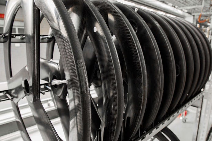 新工廠裡剛由模組取出之三刀輪輪組。-Photo FSA