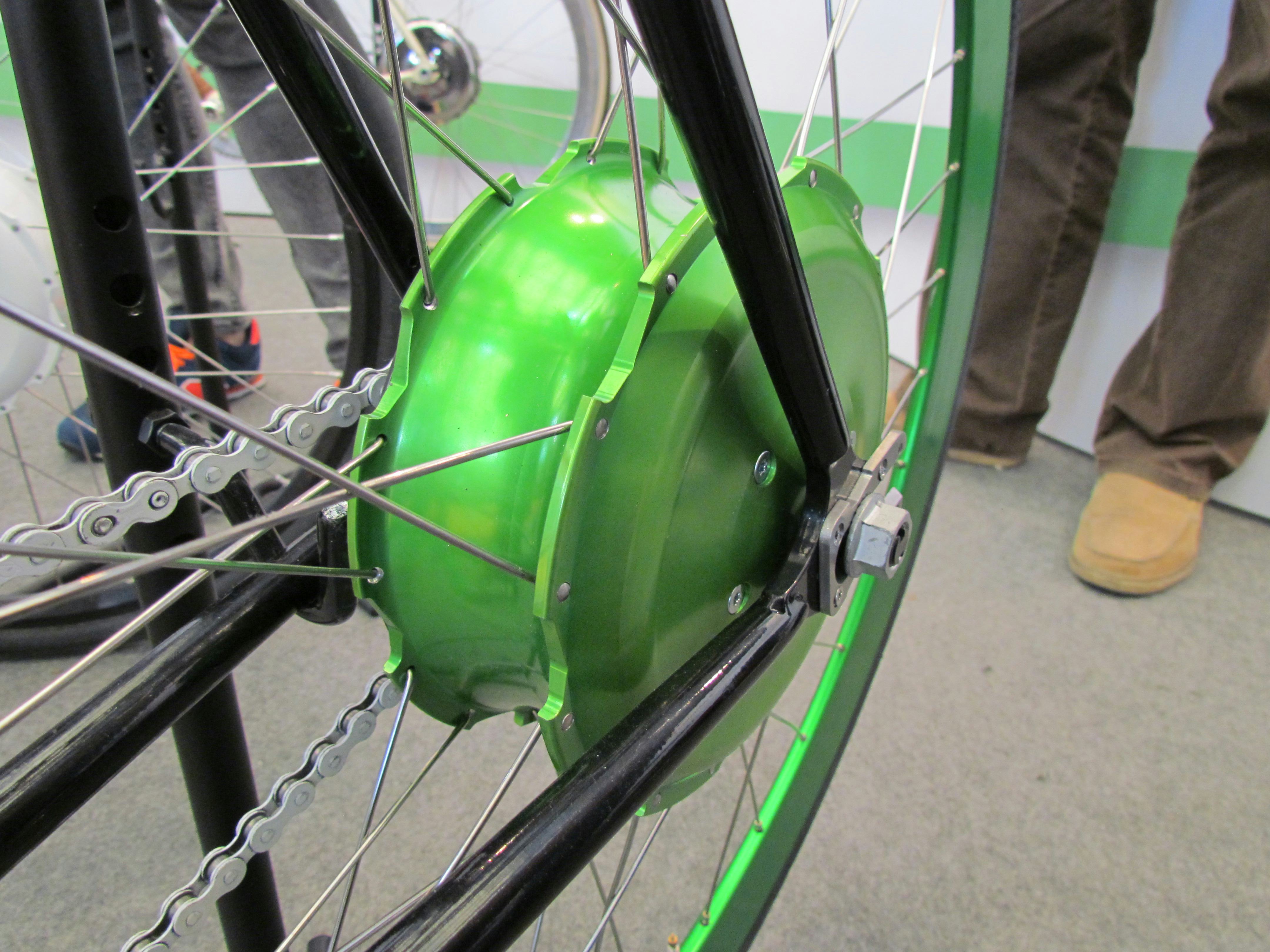 Zehus BIKE+ rear motor-hub integrates motor, electronics, sensors, batteries and regenerates energy so there’s no need to recharge. – Photo Bike Europe