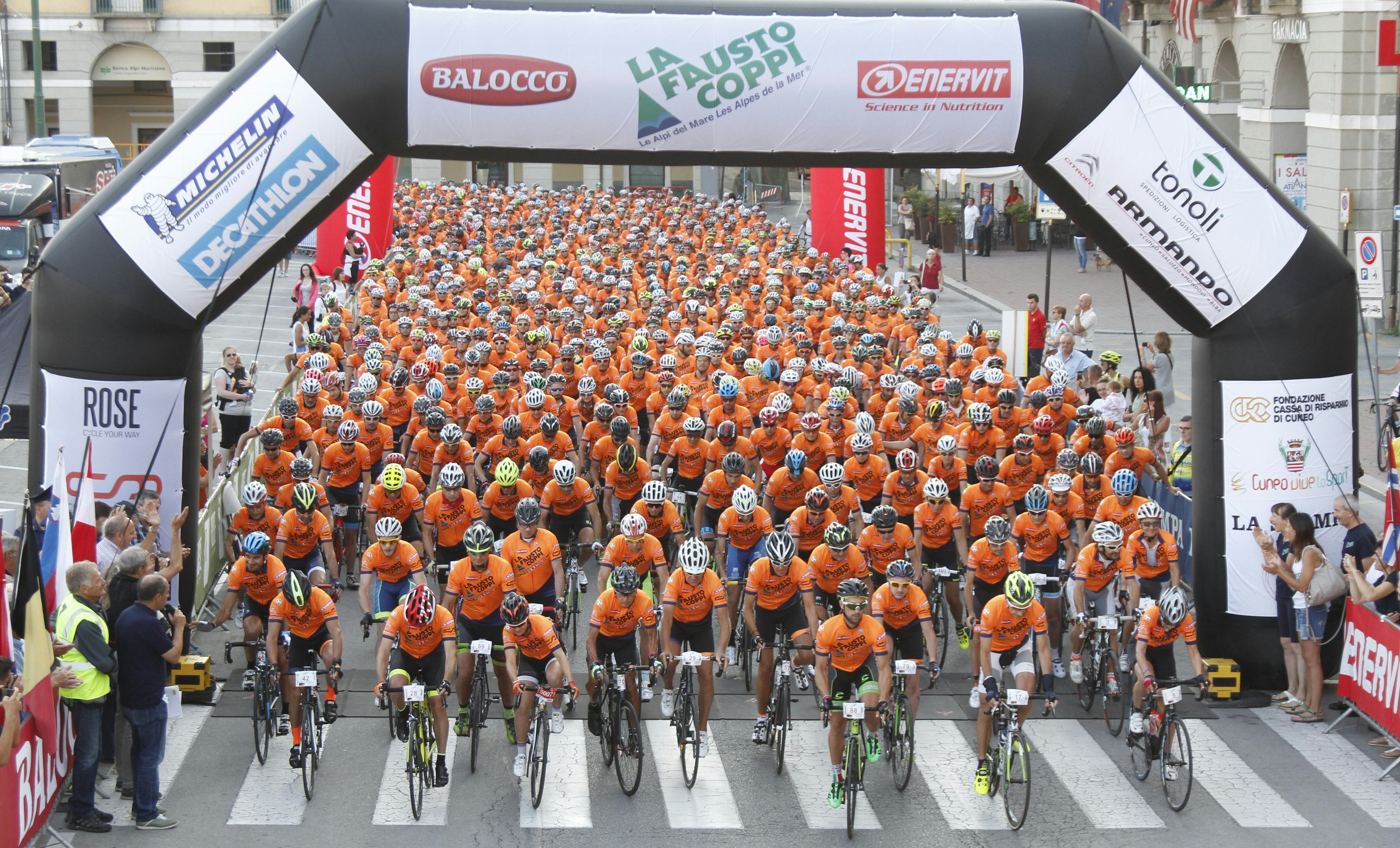 The use of disc brakes is officially approved in Grand Fondos and other Cyclosportives. – Photo Vitamina C