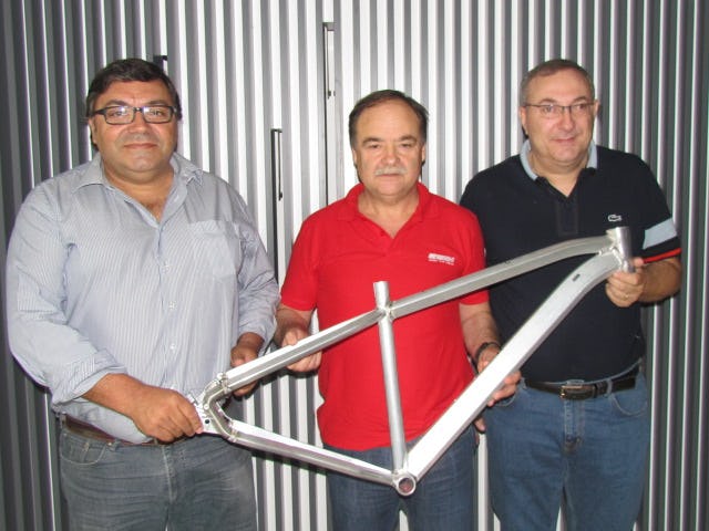 Triangle’s的Cycling Equipments SA的投資人(從左開始) Vital Almeida (Ciclo Fapril)、Armando Levi (Rodi)和João Miranda (Miranda)。-Photo Bike Europe