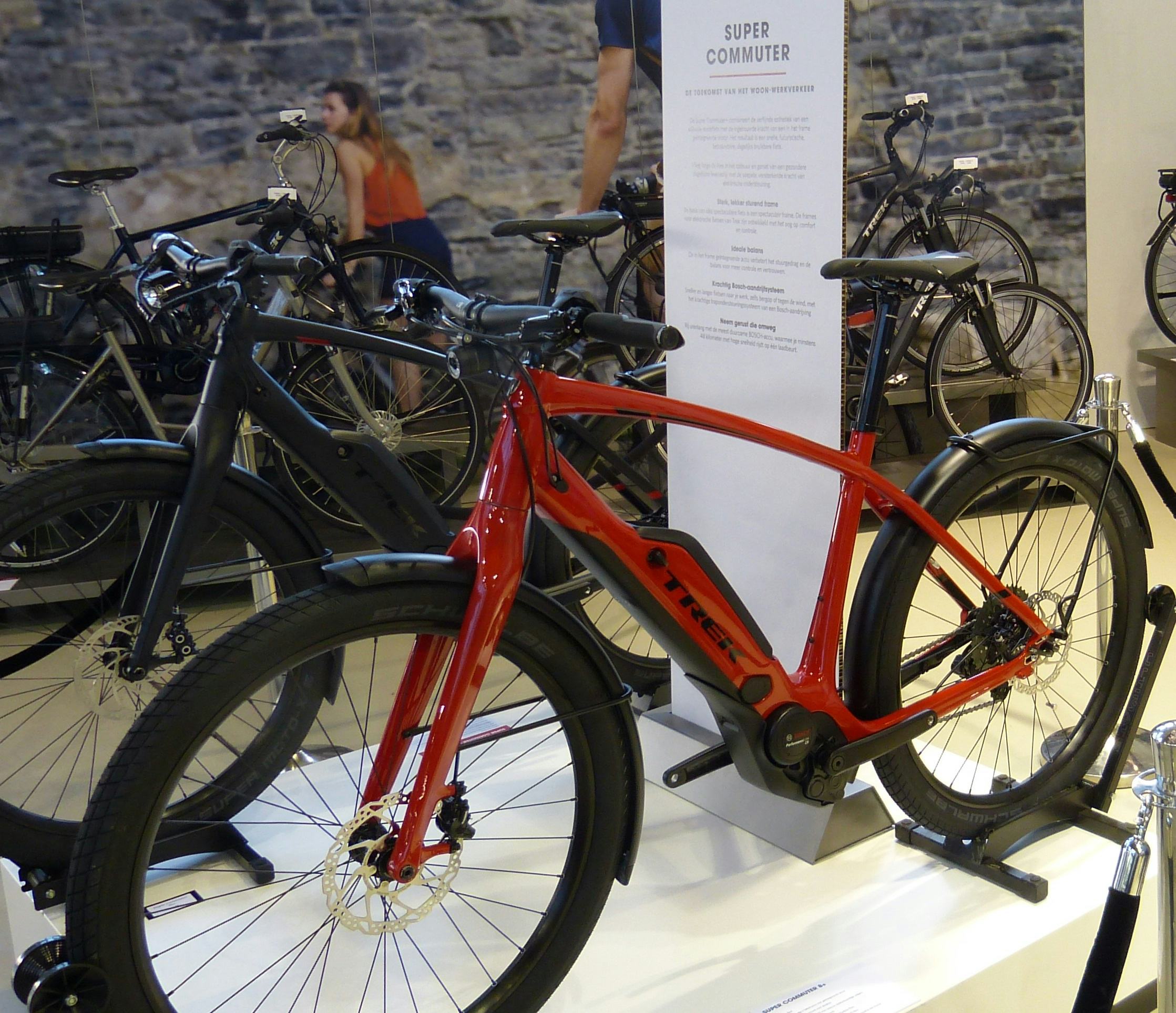 Trek’s Super Commuter comes in spring 2017 in a 25km/h version as well as a 45 km/h speed e-bike. – Photo Bike Europe