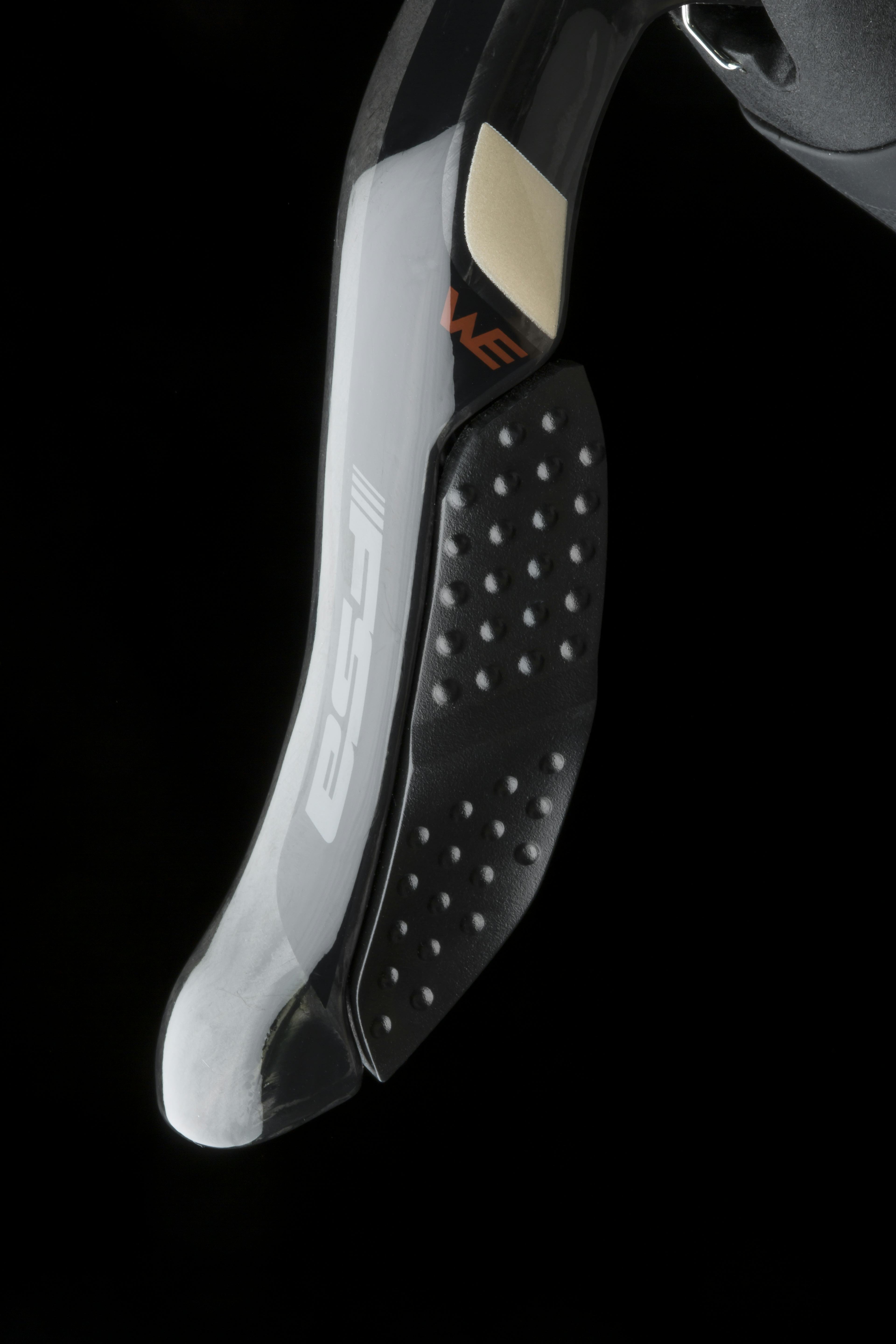 WE stands for Wireless Electronic. It’s what FSA calls ‘hybrid wireless’. – Photo FSA