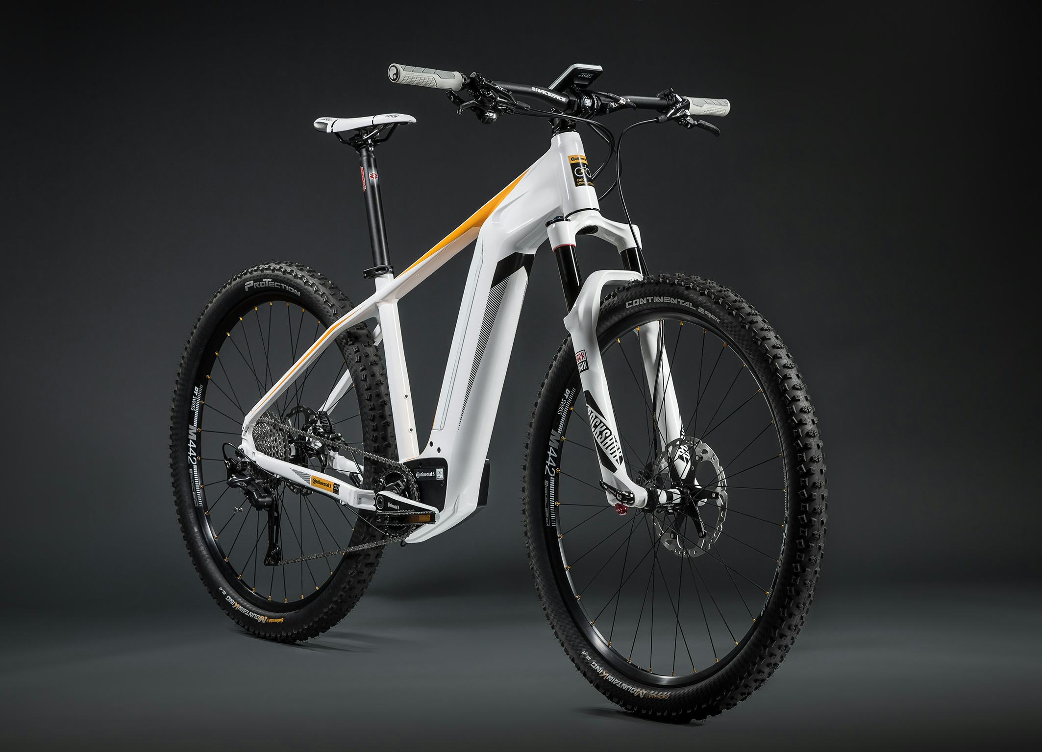 Conti’s integration solution consists of downtube frame element accommodating battery, BMS and motor adapter.