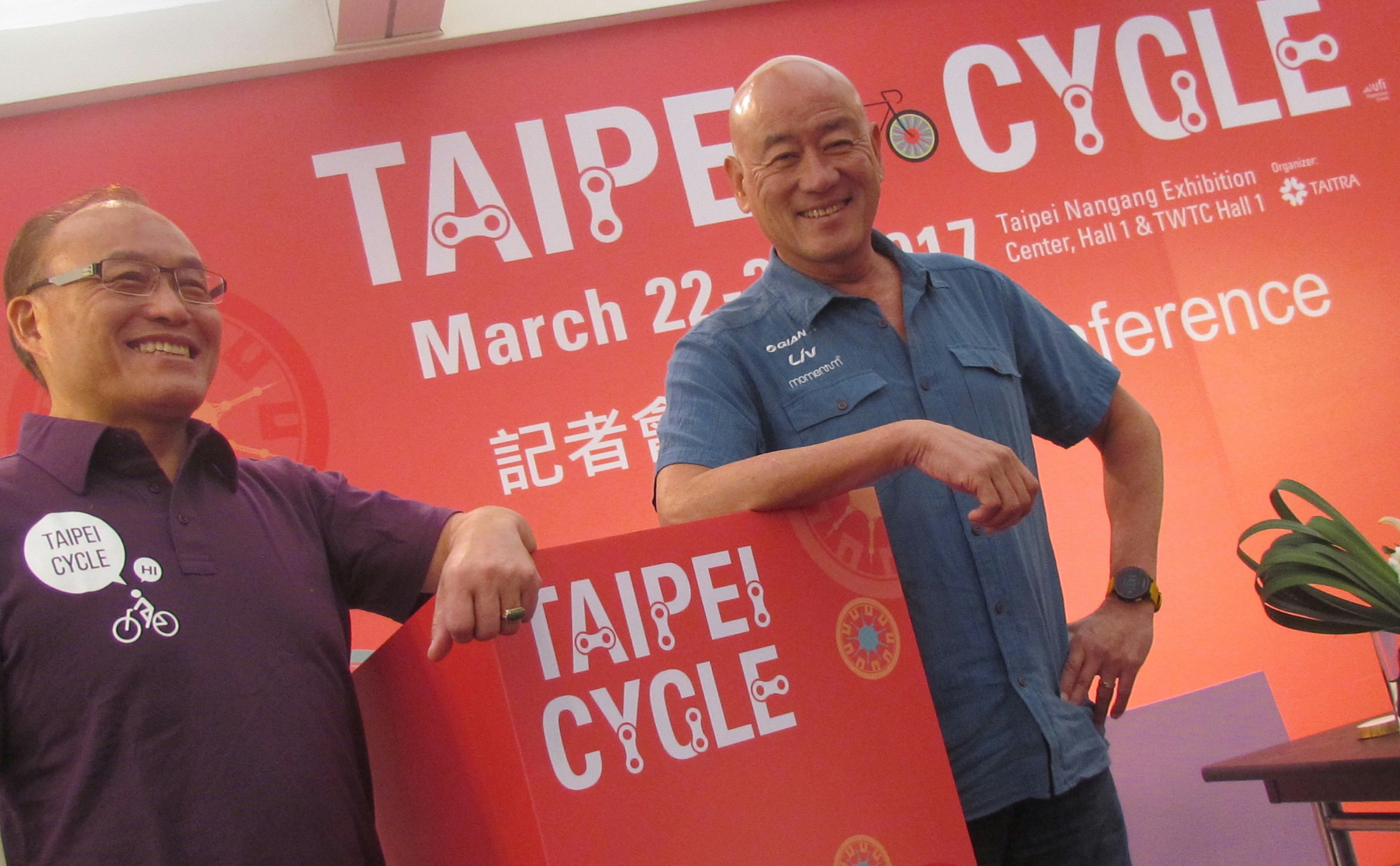 Peter Wang (left), CEO of Taipei Cycle show organizer TAITRA and Tony Lo, Giant CEO and TBA Chairman announced today the changed dates for Taipei Cycle 2018. - Photo Bike Europe