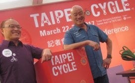 貿協秘書長黃文榮和同為捷安特（Giant）執行長及中華民國自行車協會（TBA）理事長的羅祥安一同宣布2018台北自行車展的新日期。－圖片來源Bike Europe