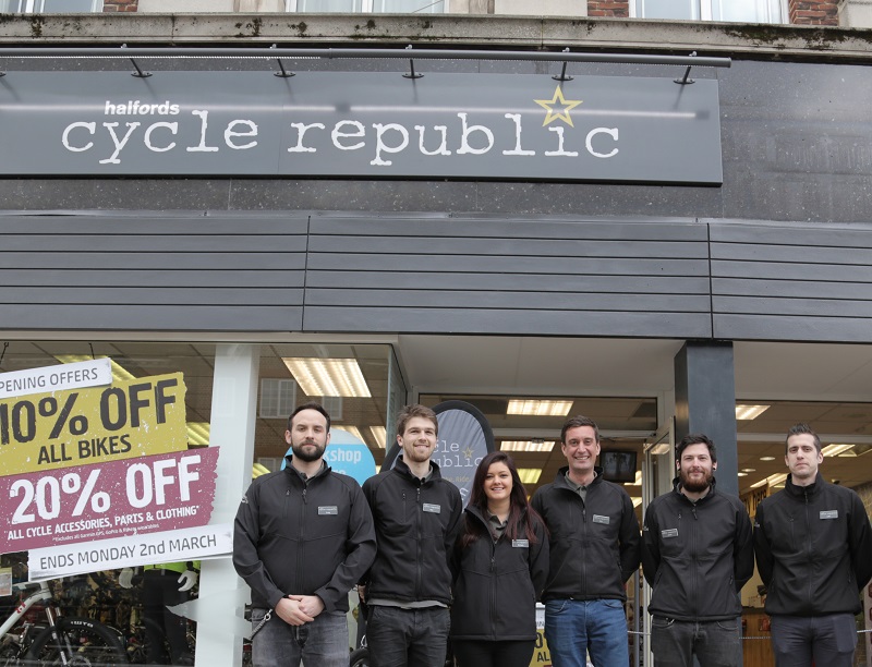 Halfords提到實體店面對於線上銷售的重要性。－照片來源Halfords