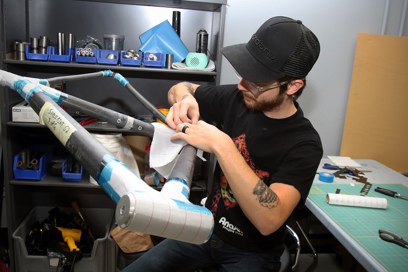 HIA Velo決定將碳纖維車架製造轉移到美國的時機正好符合川普推行重振美國製造業的口號。照片來源／Grega Stopar