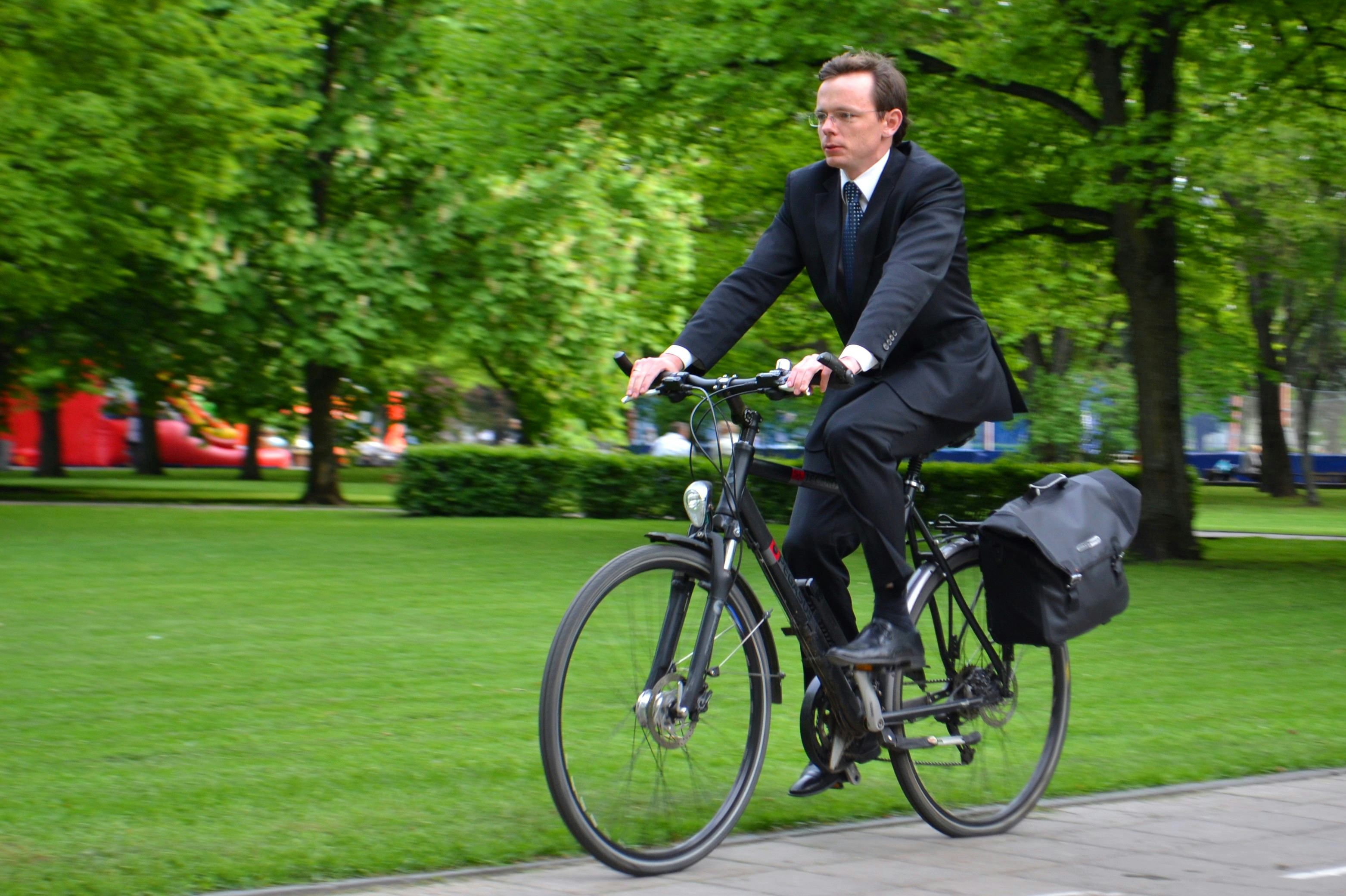 Four European countries have introduced tax breaks for cycling to work or extended existing ones: France, Belgium, Luxembourg and Italy. – Photo ECF