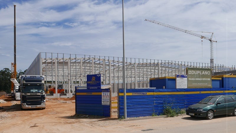 This is how F.J. Bikes Europe construction site looked like by mid-May. Construction signs state facility will be completed next December. – Photo Jo Beckendorff