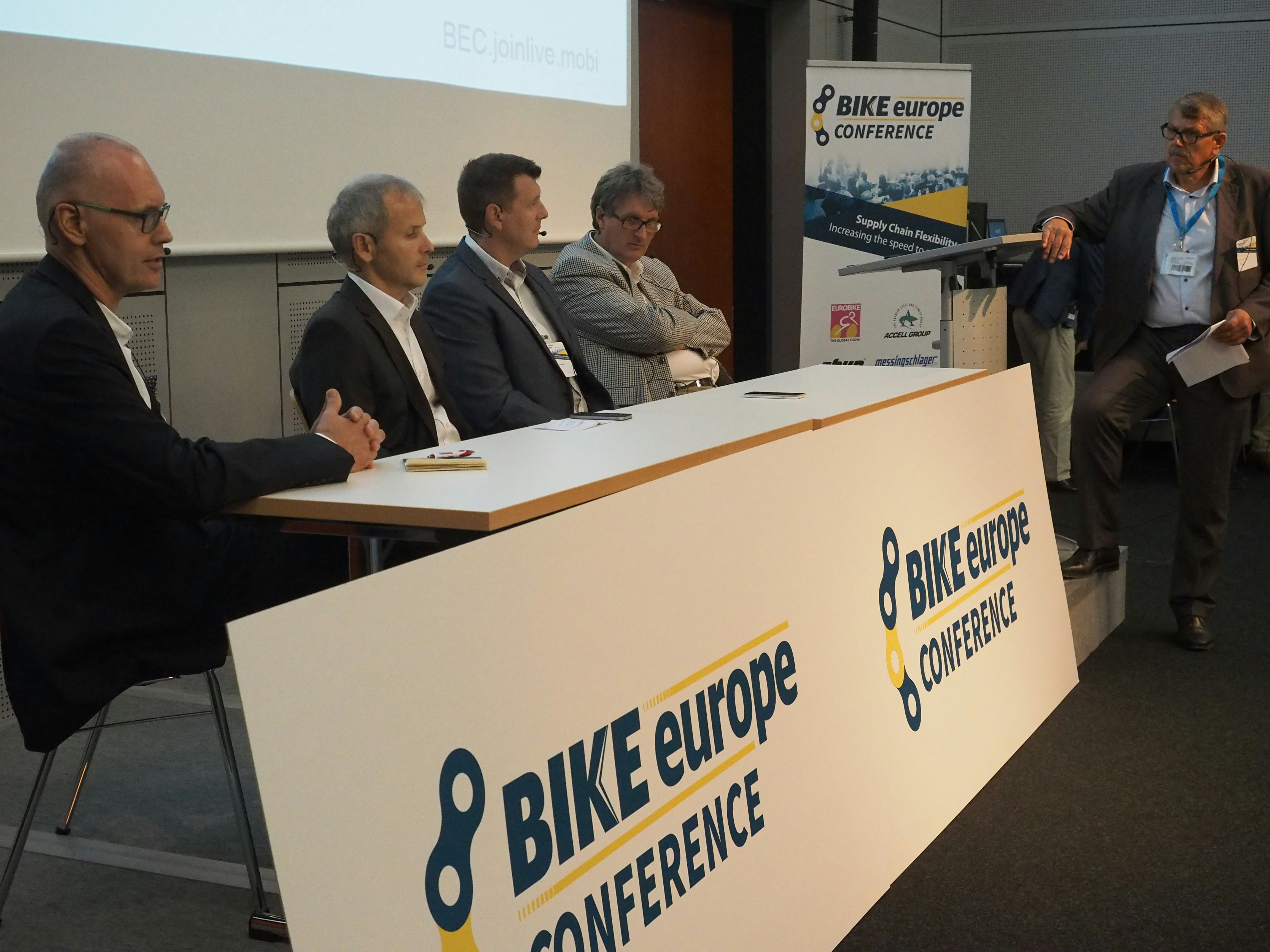 Next to keynote speakers the agenda of the Bike Europe Conference on Omni-Channel  also includes Q&A sessions. – Photo Peter Hummel 