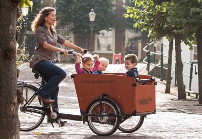 In Dutch cities such cargo bikes are everywhere nowadays. High time for European safety standard. – Photo Baboe