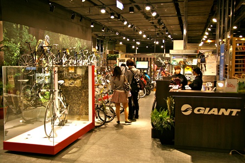 Giant在台灣本土市場的銷售情況並不是很好，但與中國相比還是好多了。這張照片為台北市中心京站時尚廣場的Giant分店。照片來源／Jo Beckendorff