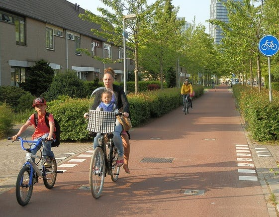 The average Dutch person cycles about 1,000 km per year. The goal is to grow this by 20%. – Photo Gemeente Almere