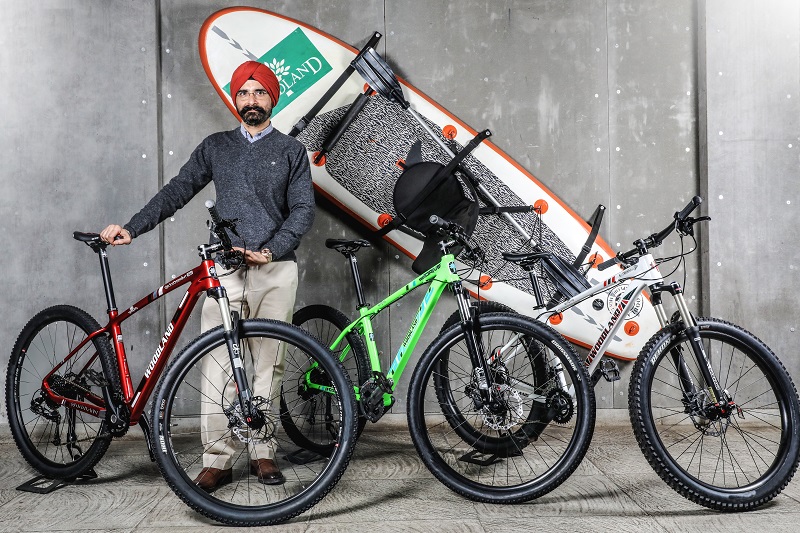Woodland MD Harkirat Singh presenting the company’s first full suspension MTB range. – Photo Satnam Singh 