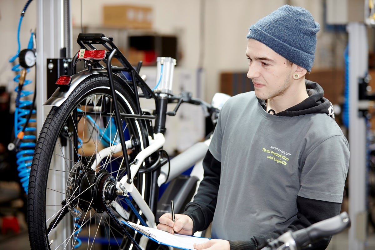 “We want to offer our employees a modern and future-proof job.” – Photo Riese & Müller