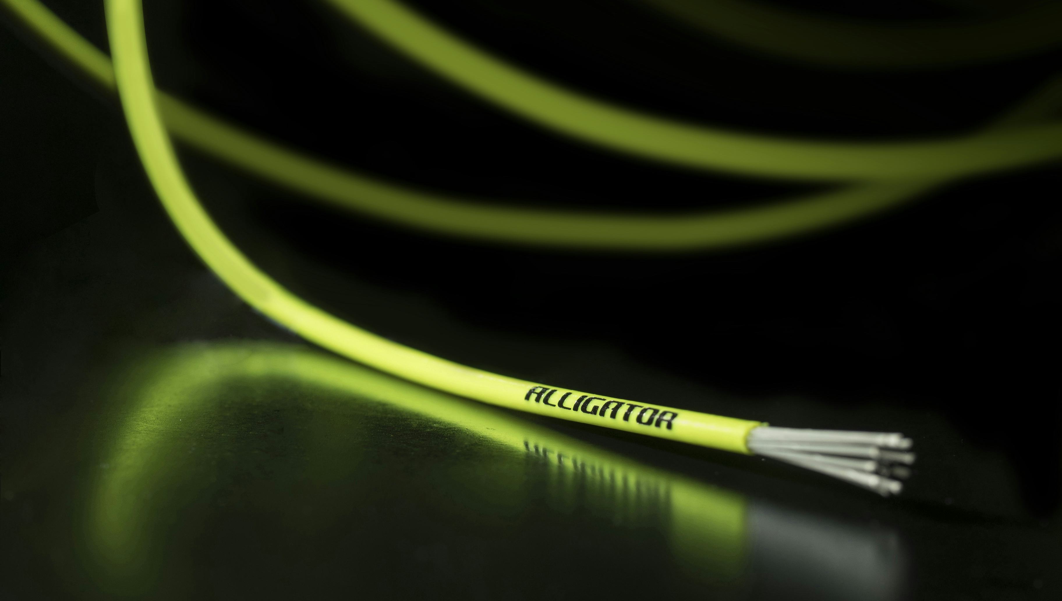 The weight of this shifting cable has been reduced by 50% by using fiberglass. – Photo Alligator 