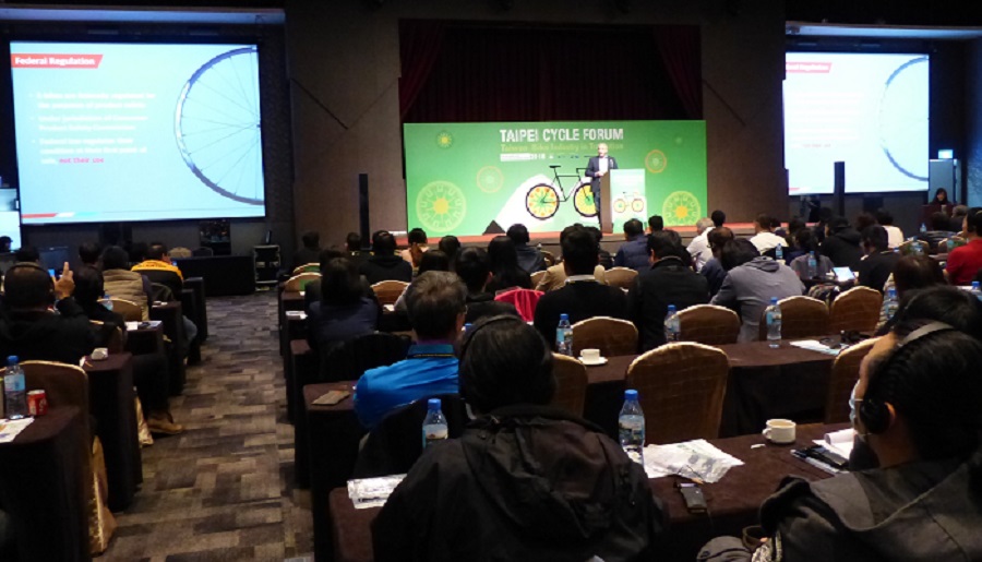 貿協葉秘書長明水表示：「重點在於怎麼將台灣與電商、工業4.0及電動自行車相結合。」照片來源／Taipei Cycle Forum
