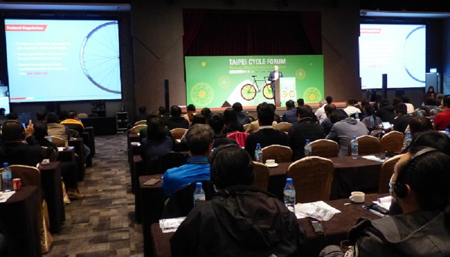 貿協葉秘書長明水表示:「重點在於怎麼將台灣與電商、工業4.0及電動自行車相結合。」照片來源/Taipei Cycle Forum
