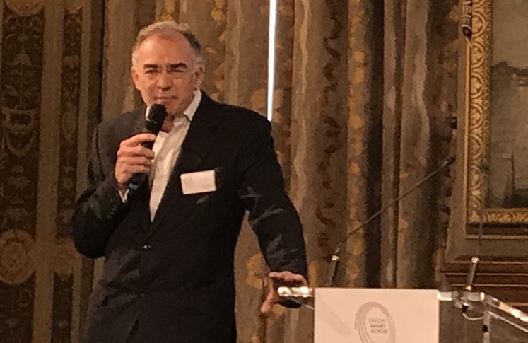 圖為身兼Cycleurope Franc執行長與Union Sport & Cycle聯合主席的Jérôme Valentin在巴黎市政廳發表演說。照片來源／Michel de Chavanon