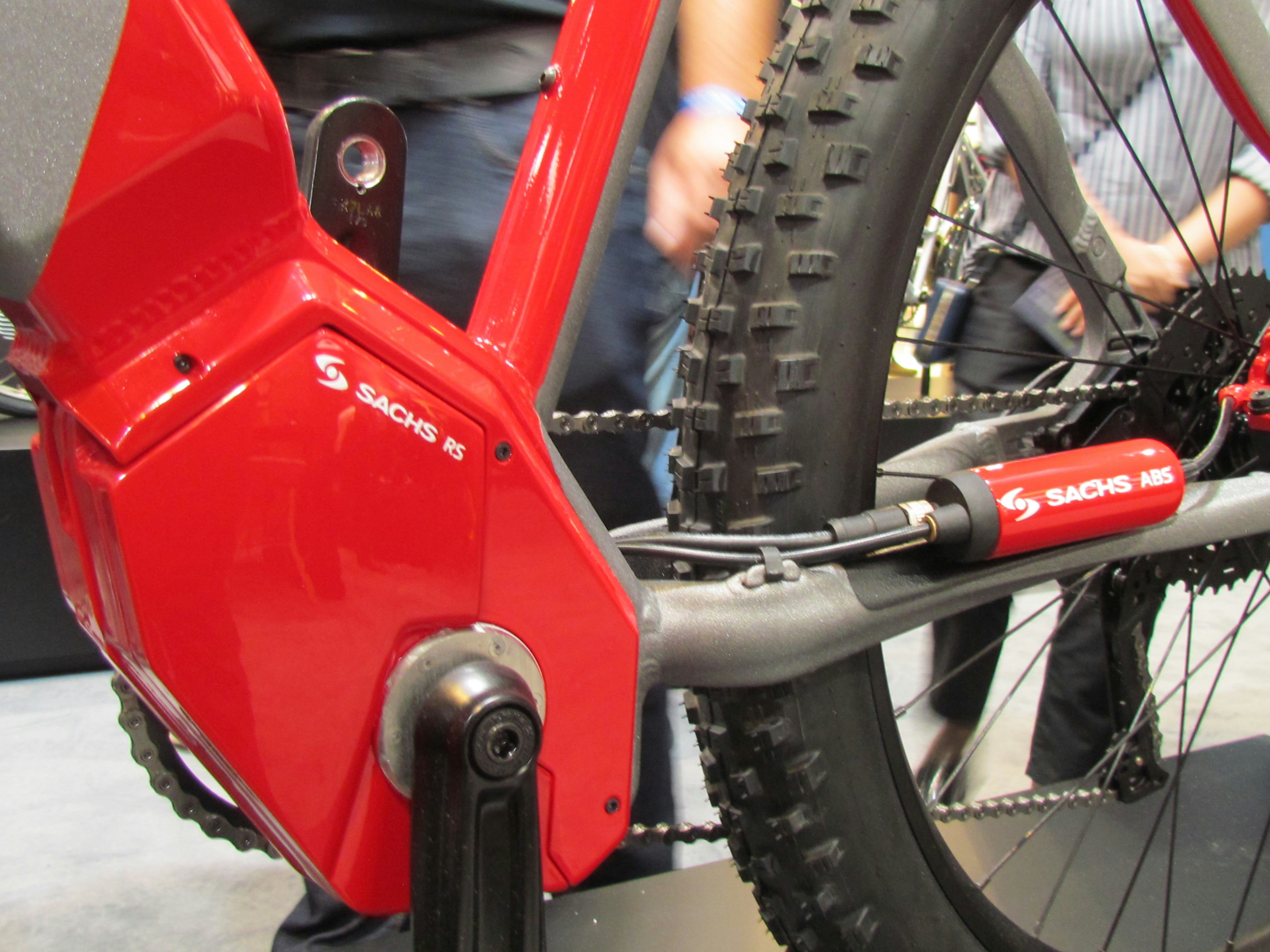 Sachs e-bike drive is to make its market entry with an integrated ABS system and hydraulic disc brakes that come with ABS. – Photo Bike Europe