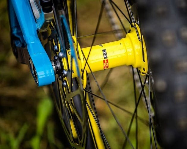 Amer Sports正在尋找可以更好接管Mavic及Enve業務的人選。照片來源/Mavic