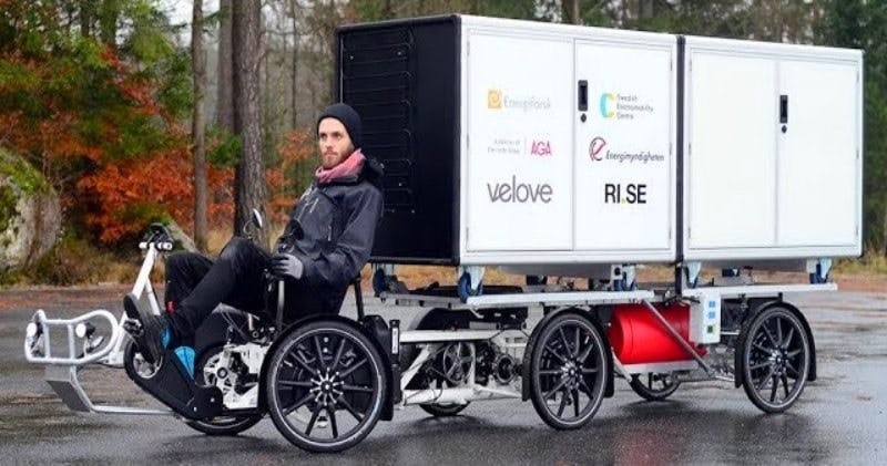 Study concludes ‘1 in 5 service vans in inner cities can be replaced with e-Cargo Bikes.’ – Photo Velove